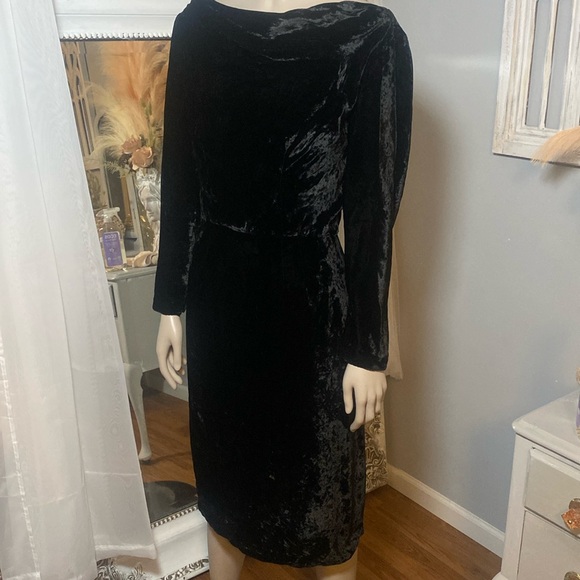 Saks Fifth Avenue Dresses & Skirts - Beautiful  vintage 40s silk velvet little black dress boatneck